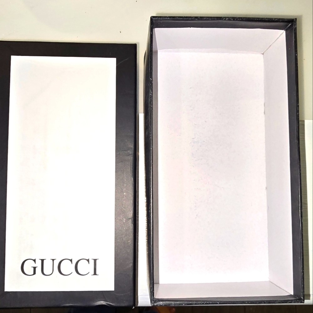 Gucci Black& White Gift Box - Picture 2 of 5
